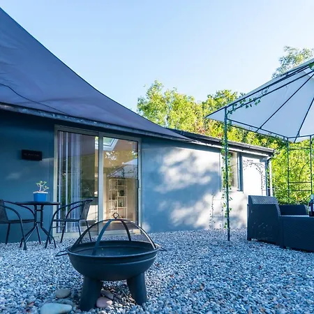 Newly Renovated Stylish Self-Catering Apartment Apartment *