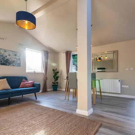 Newly Renovated Stylish Self-Catering Apartment Apartment Kenmare