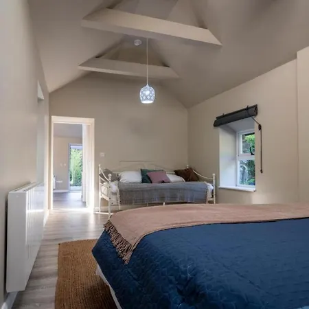 Apartment Newly Renovated Stylish Self-Catering Apartment *