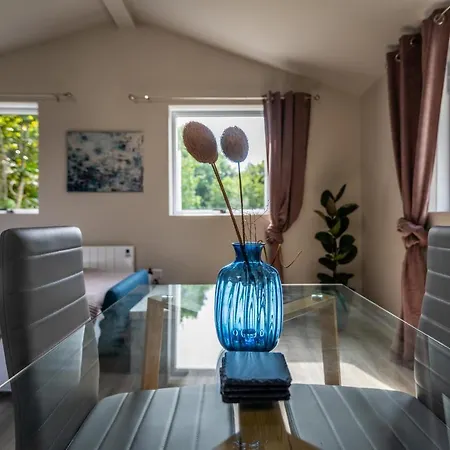 Newly Renovated Stylish Self-Catering Apartment Apartment *