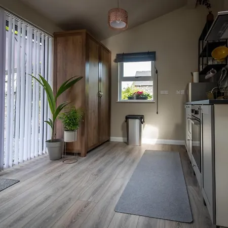 Newly Renovated Stylish Self-Catering Apartment Apartment *