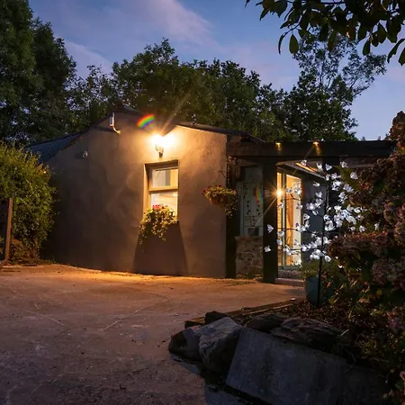Newly Renovated Stylish Self-Catering Apartment Kenmare